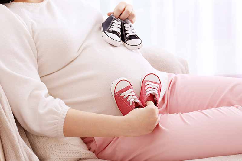 دلیل لرزش جنین در شکم مادر چیست؟