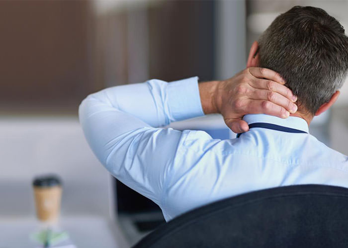 شکستن قولنج گردن شکستن قولنج گردن
