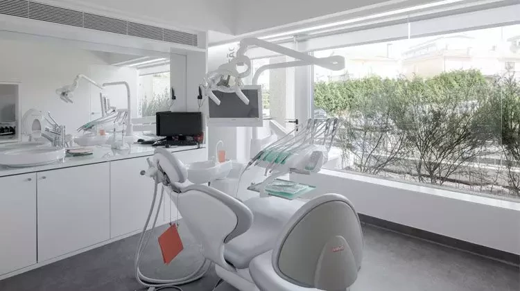 راهنمای خرید تجهیزات دندانپزشکی از سورنا دنتال